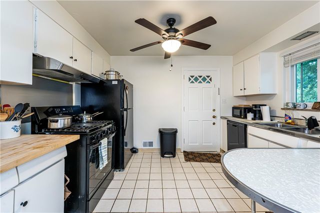 9624 Babcock Blvd, Mccandless, PA 15101