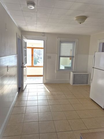 53 Melrose Ave 2, Lowell, MA 01854