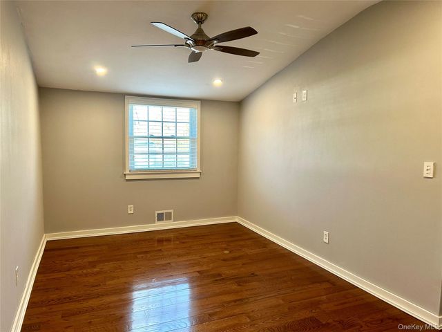 30 Mayflower Lane, East Setauket, NY 11733