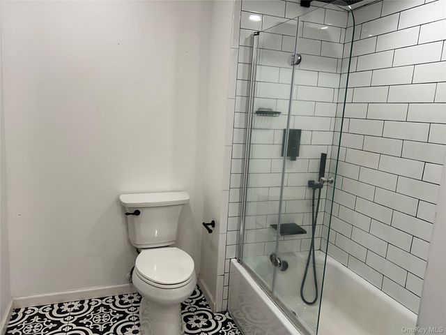 30 Mayflower Lane, East Setauket, NY 11733
