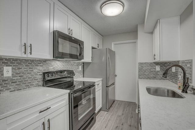 100 Creekwood Drive, 8, Wilder, KY 41071