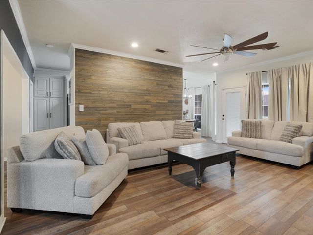 306 Sunshine Trail, Bells, TX 75414