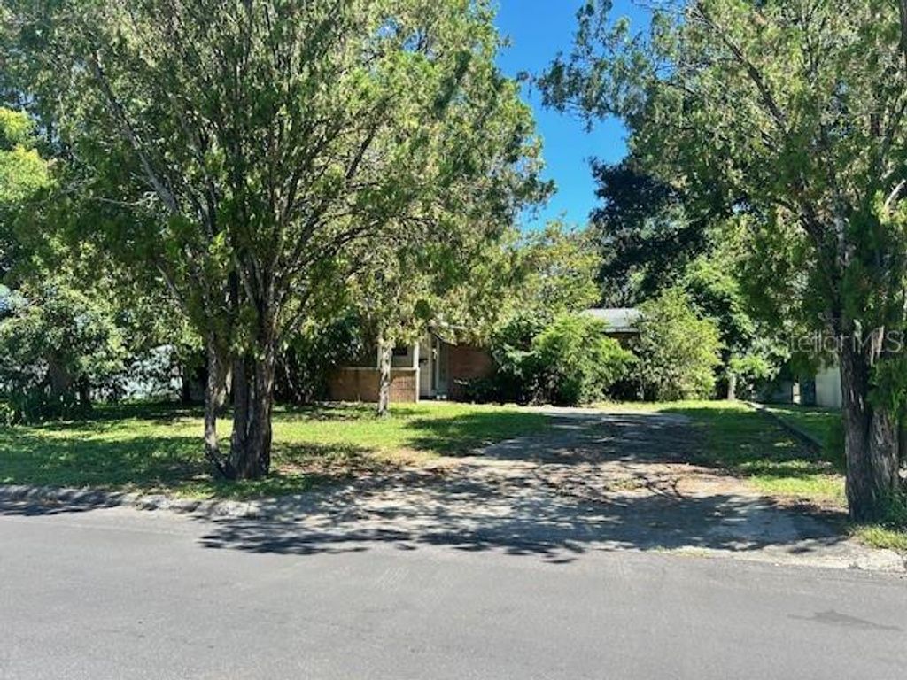 549 YOUNG PLACE, Lakeland, FL 33803