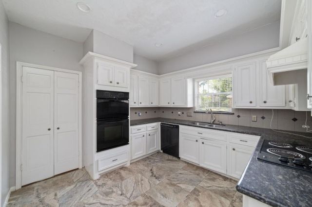 2306 Vine Creek Drive, Kingwood, TX 77345