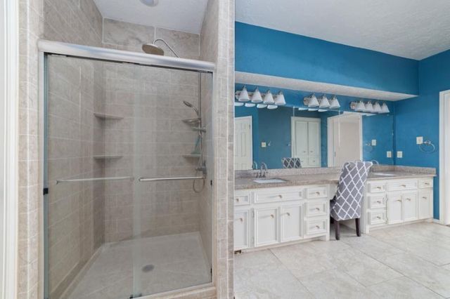 2306 Vine Creek Drive, Kingwood, TX 77345