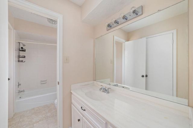 2306 Vine Creek Drive, Kingwood, TX 77345
