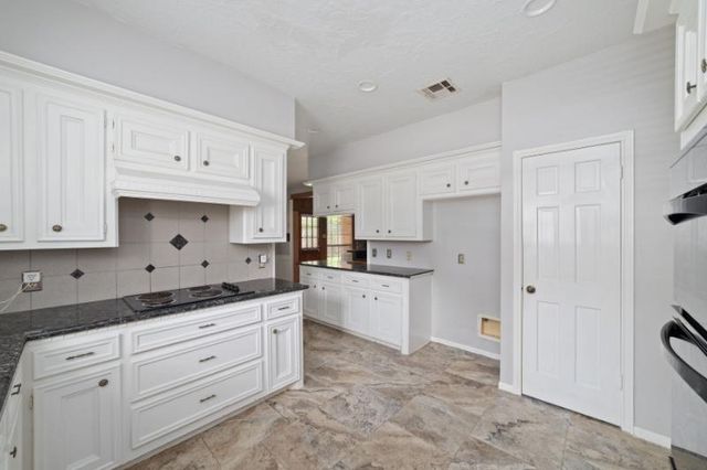 2306 Vine Creek Drive, Kingwood, TX 77345
