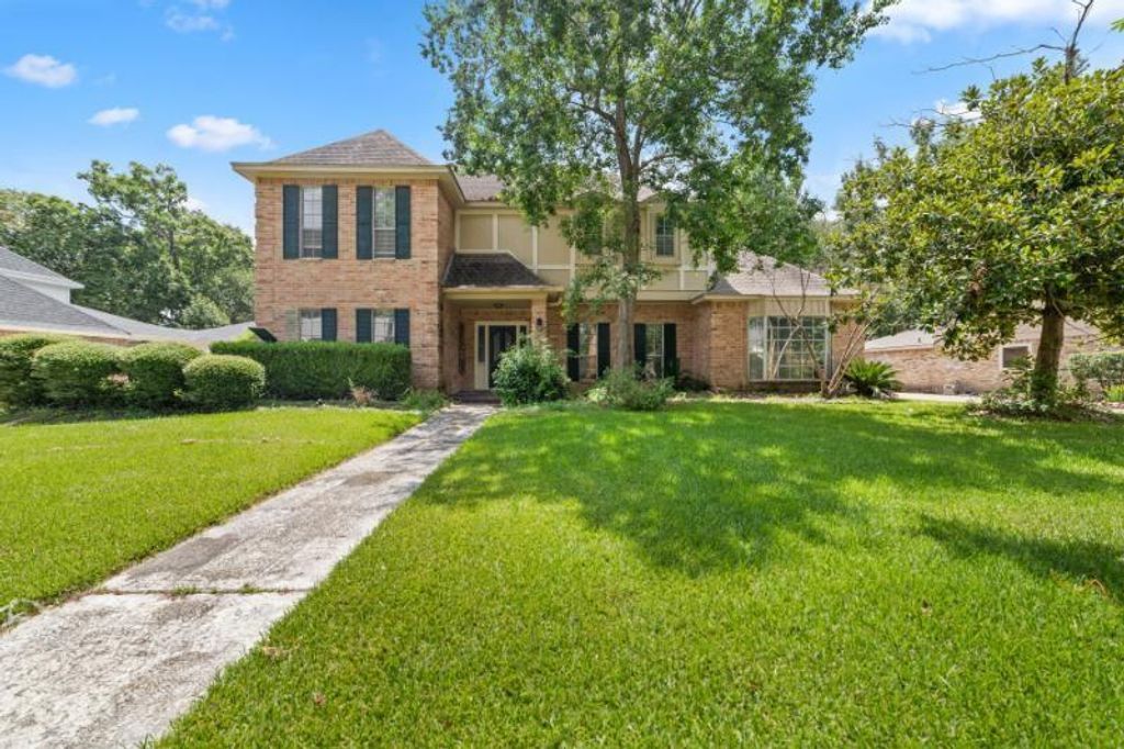 2306 Vine Creek Drive, Kingwood, TX 77345