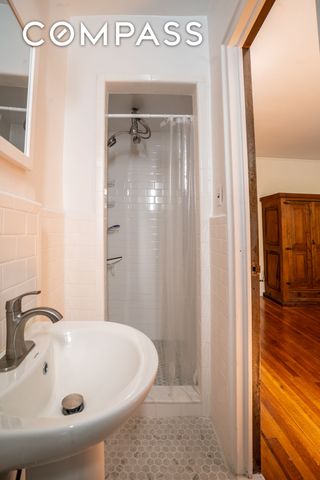 30 Bogardus Pl Apt 2C, New York City, NY 10040