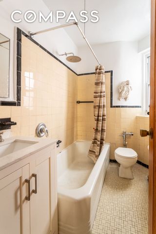 30 Bogardus Pl Apt 2C, New York City, NY 10040
