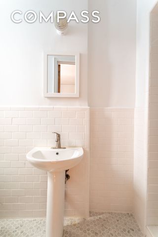 30 Bogardus Pl Apt 2C, New York City, NY 10040