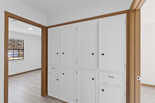 204 Pine Valley Street, Huntsville, TX 77320