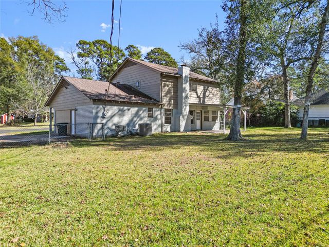 204 Pine Valley Street, Huntsville, TX 77320