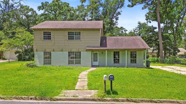 204 Pine Valley Street, Huntsville, TX 77320