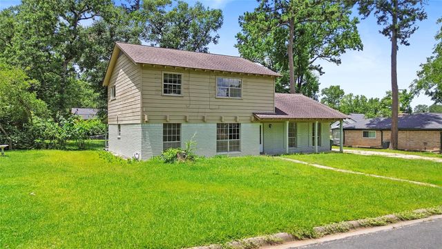 204 Pine Valley Street, Huntsville, TX 77320