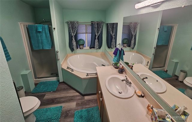 13201 Pacific Highway, Long Beach, WA 98631