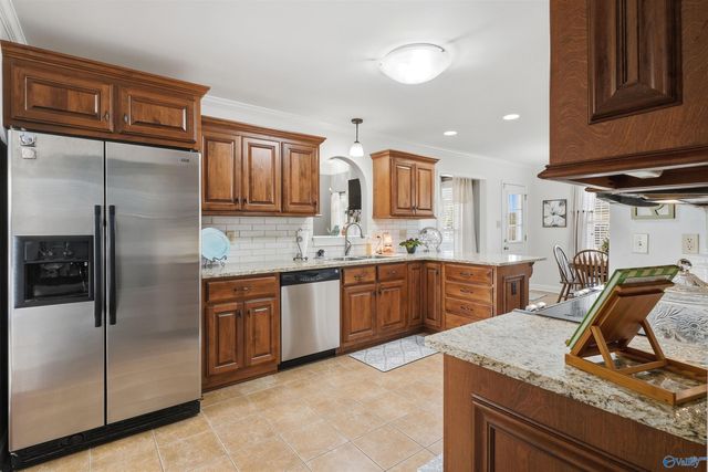 3706 Hatfield Cove SW, Decatur, AL 35603