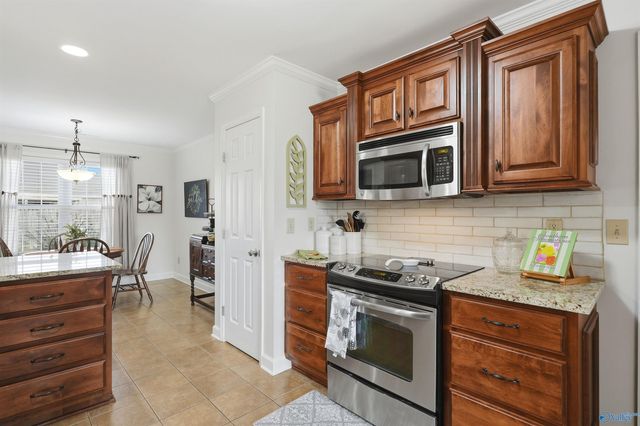 3706 Hatfield Cove SW, Decatur, AL 35603