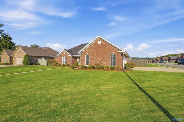 3706 Hatfield Cove SW, Decatur, AL 35603