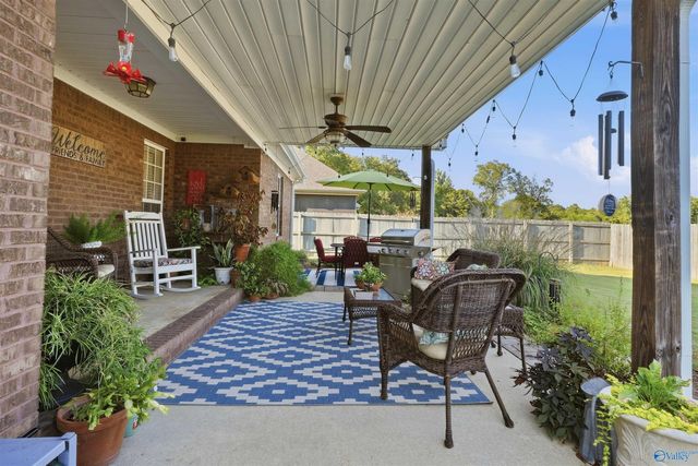 3706 Hatfield Cove SW, Decatur, AL 35603