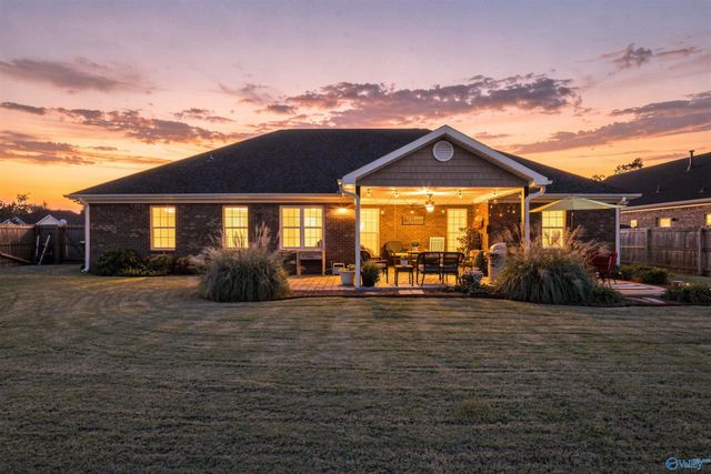 3706 Hatfield Cove SW, Decatur, AL 35603