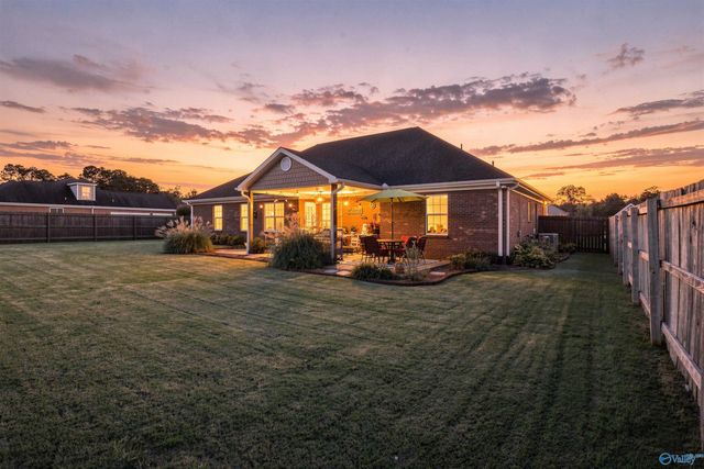 3706 Hatfield Cove SW, Decatur, AL 35603