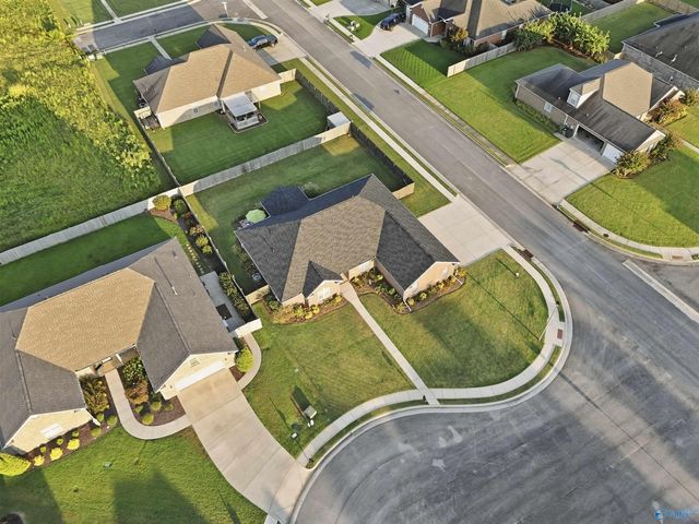 3706 Hatfield Cove SW, Decatur, AL 35603