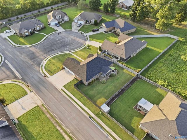 3706 Hatfield Cove SW, Decatur, AL 35603