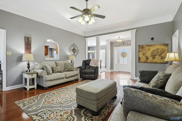 3706 Hatfield Cove SW, Decatur, AL 35603