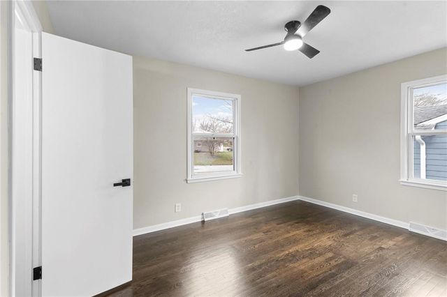 17301 E Cheyenne Drive, Independence, MO 64056