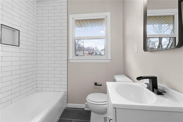 17301 E Cheyenne Drive, Independence, MO 64056