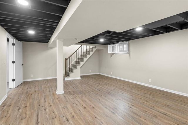 17301 E Cheyenne Drive, Independence, MO 64056