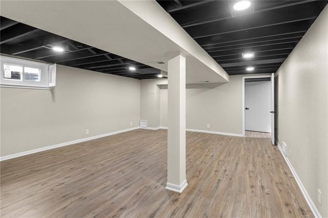 17301 E Cheyenne Drive, Independence, MO 64056