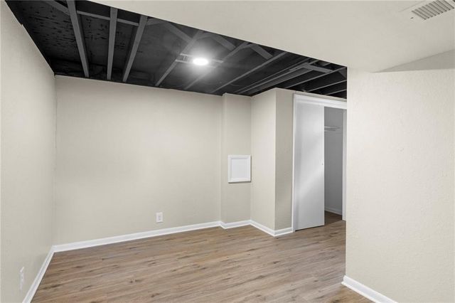 17301 E Cheyenne Drive, Independence, MO 64056