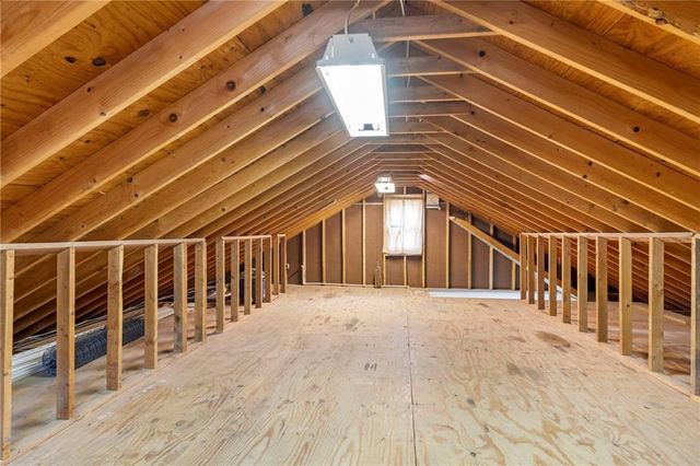 17301 E Cheyenne Drive, Independence, MO 64056