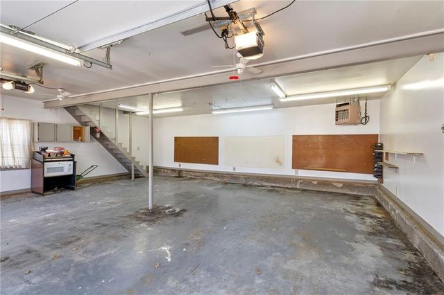 17301 E Cheyenne Drive, Independence, MO 64056