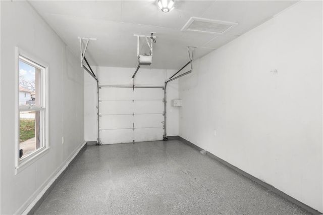 17301 E Cheyenne Drive, Independence, MO 64056