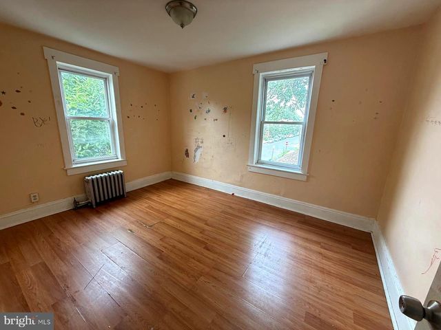 2 HOLLYWOOD AVE, Trenton, NJ 08609