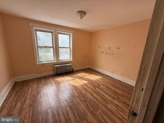 2 HOLLYWOOD AVE, Trenton, NJ 08609