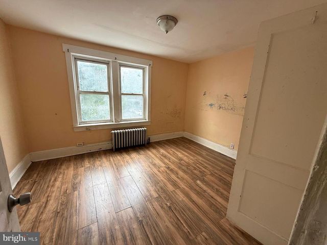2 HOLLYWOOD AVE, Trenton, NJ 08609