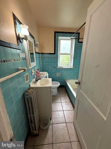 2 HOLLYWOOD AVE, Trenton, NJ 08609