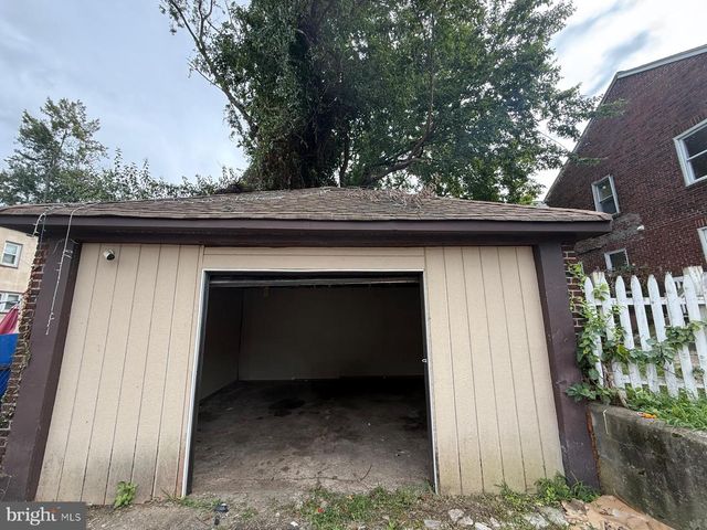 2 HOLLYWOOD AVE, Trenton, NJ 08609