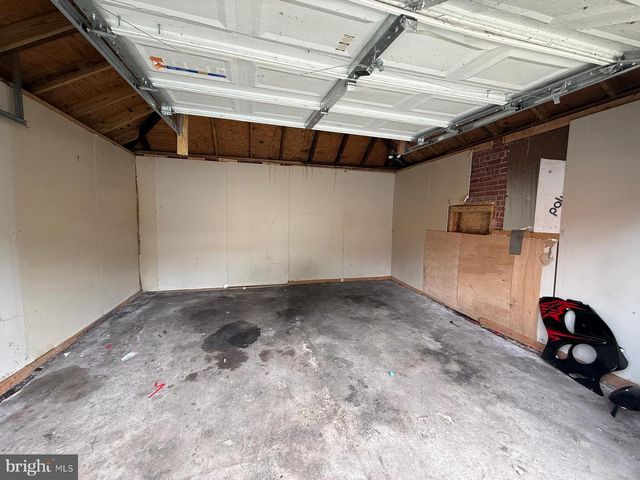 2 HOLLYWOOD AVE, Trenton, NJ 08609