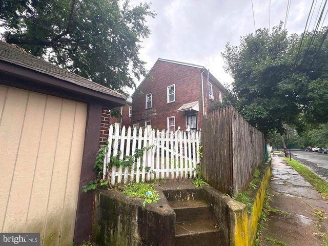 2 HOLLYWOOD AVE, Trenton, NJ 08609