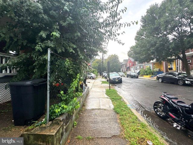 2 HOLLYWOOD AVE, Trenton, NJ 08609