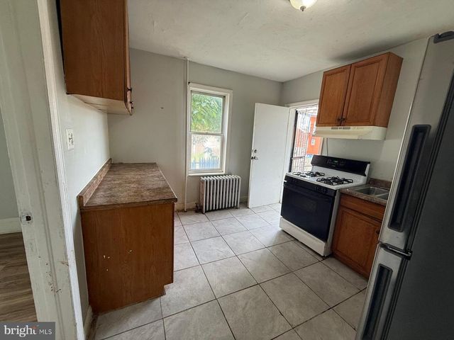 2 HOLLYWOOD AVE, Trenton, NJ 08609