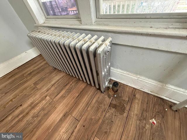 2 HOLLYWOOD AVE, Trenton, NJ 08609