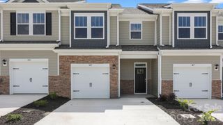 46 Creekview Road, Hendersonville, NC 28792
