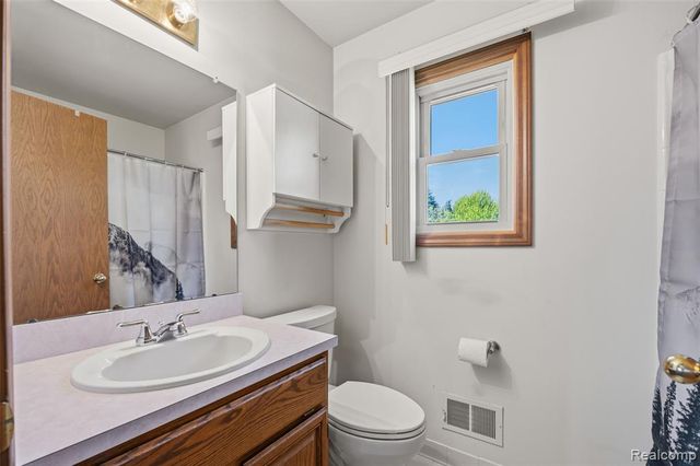 15774 Montego Bay Court, Clinton Township, MI 48035