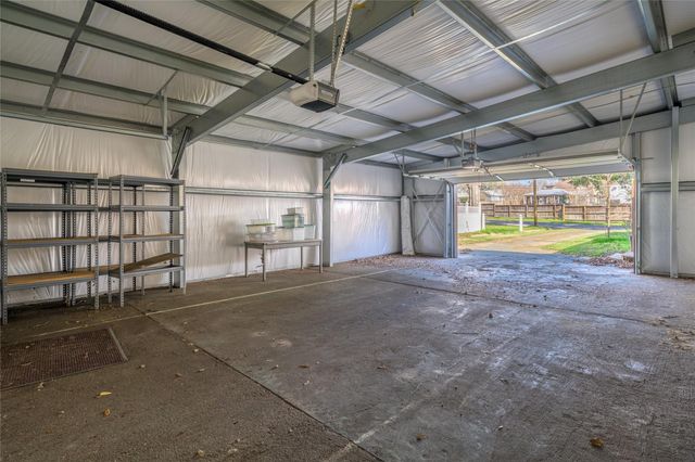 232 S Holland, Bellville, TX 77418